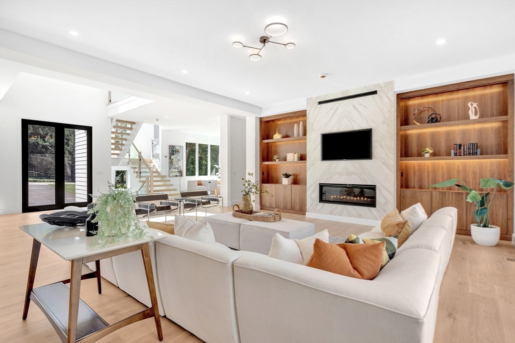 29 Barberry Road Lexington, MA 02421 - Photo 4 of 23