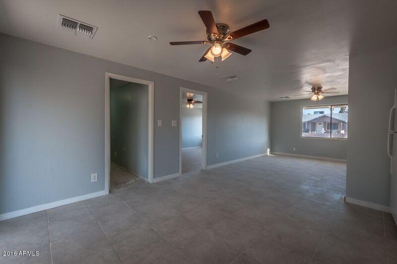 7147 West Coronado Road Phoenix, AZ 85035 - Photo 7 of 21 08