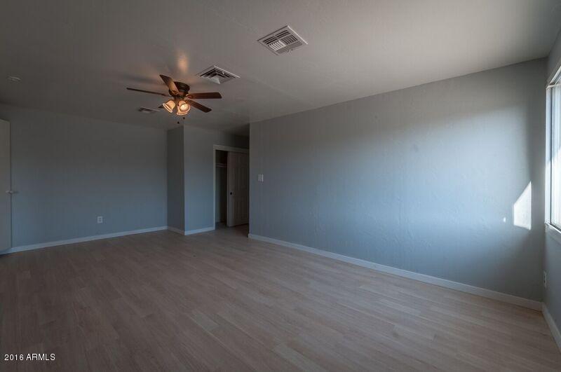 7147 West Coronado Road Phoenix, AZ 85035 - Photo 9 of 21 010