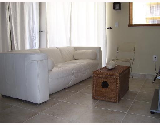 1250 Alton Road, Unit 5C Miami Beach, FL 33139 - Photo 3 of 11 Living Room