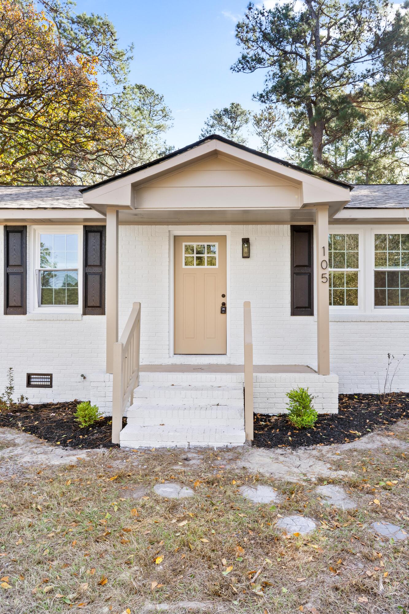 105 Progressive Lane Orangeburg, SC 29115 - Photo 2 of 18 DSC07134