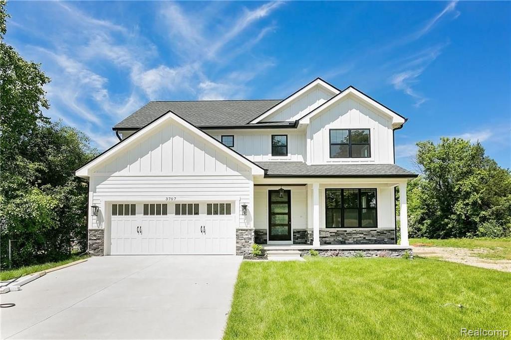 4102 Devon Road Royal Oak, MI 48073 - Photo 2 of 33