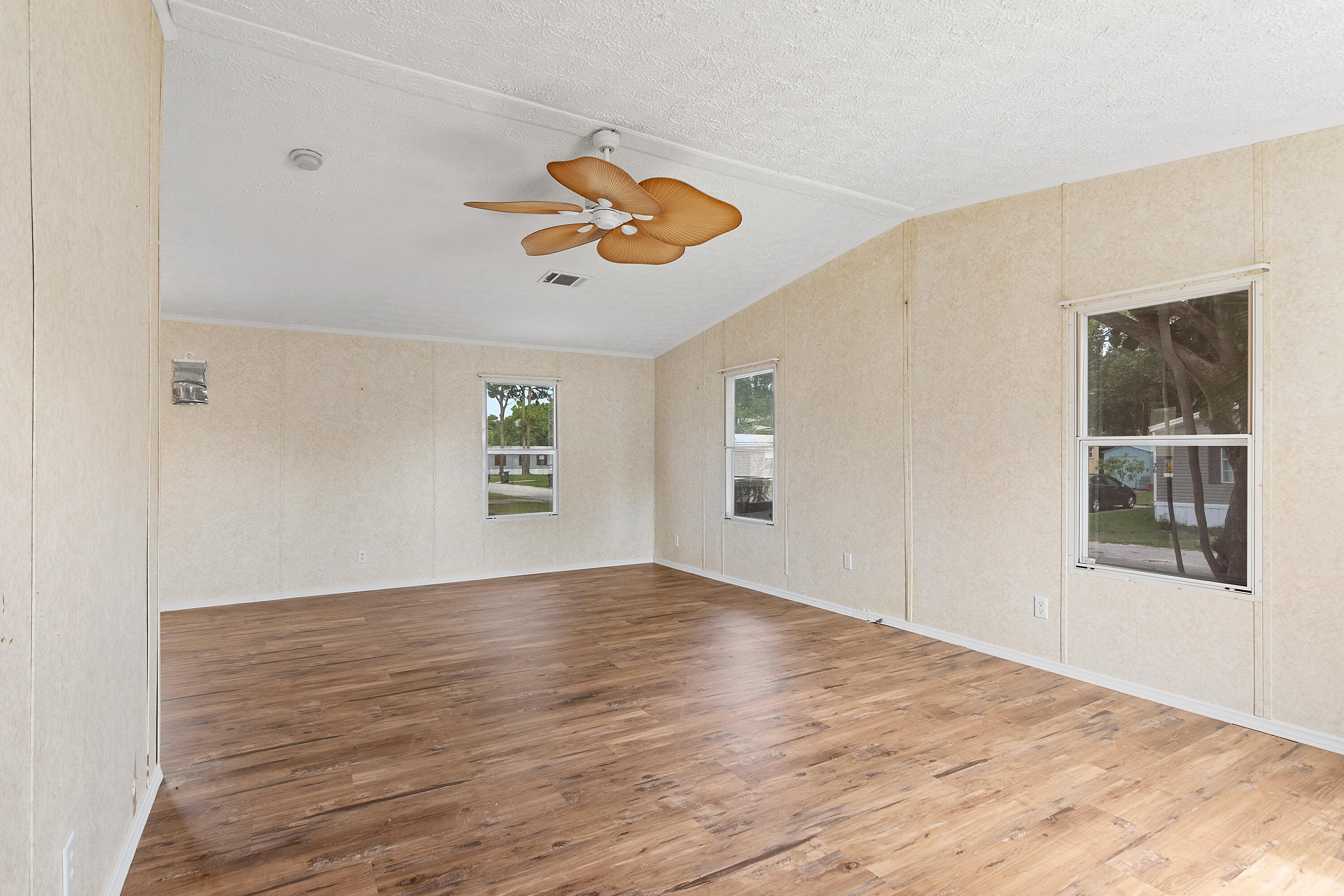 345 West Weatherbee Road, Unit 150 Fort Pierce, FL 34982 - Photo 14 of 24 Image00014