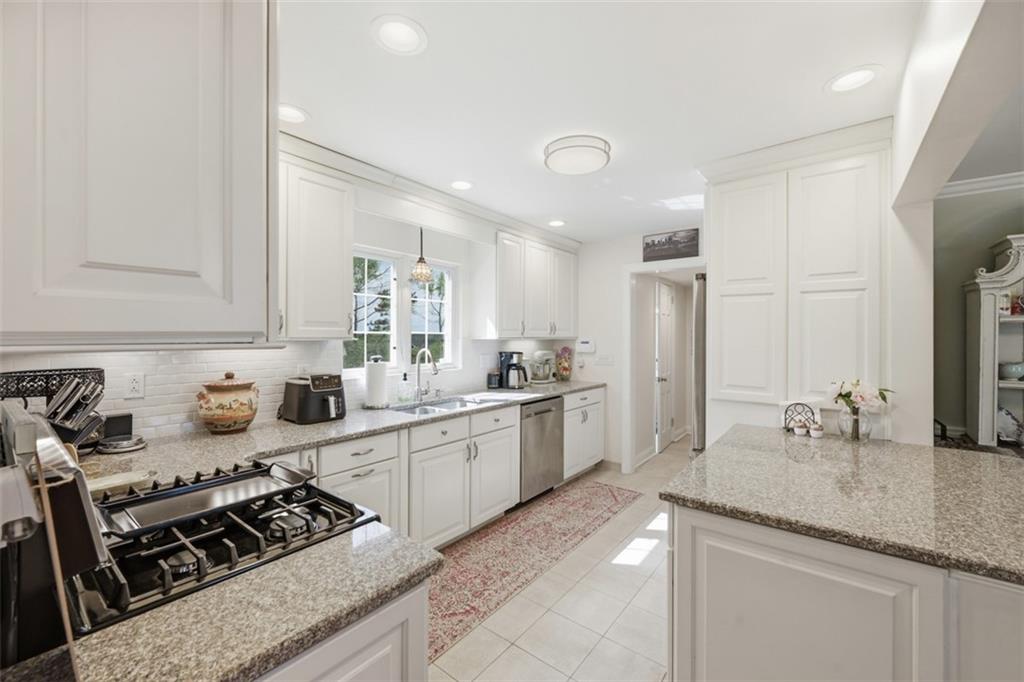 1067 Blackridge Road Pittsburgh, PA 15235 - Photo 11 of 44 Gallery Image 11