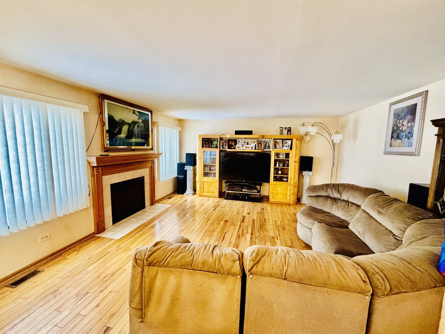1631 Madison Ridge Court Plainfield, IL 60586 - Photo 7 of 36 Gallery Image 7