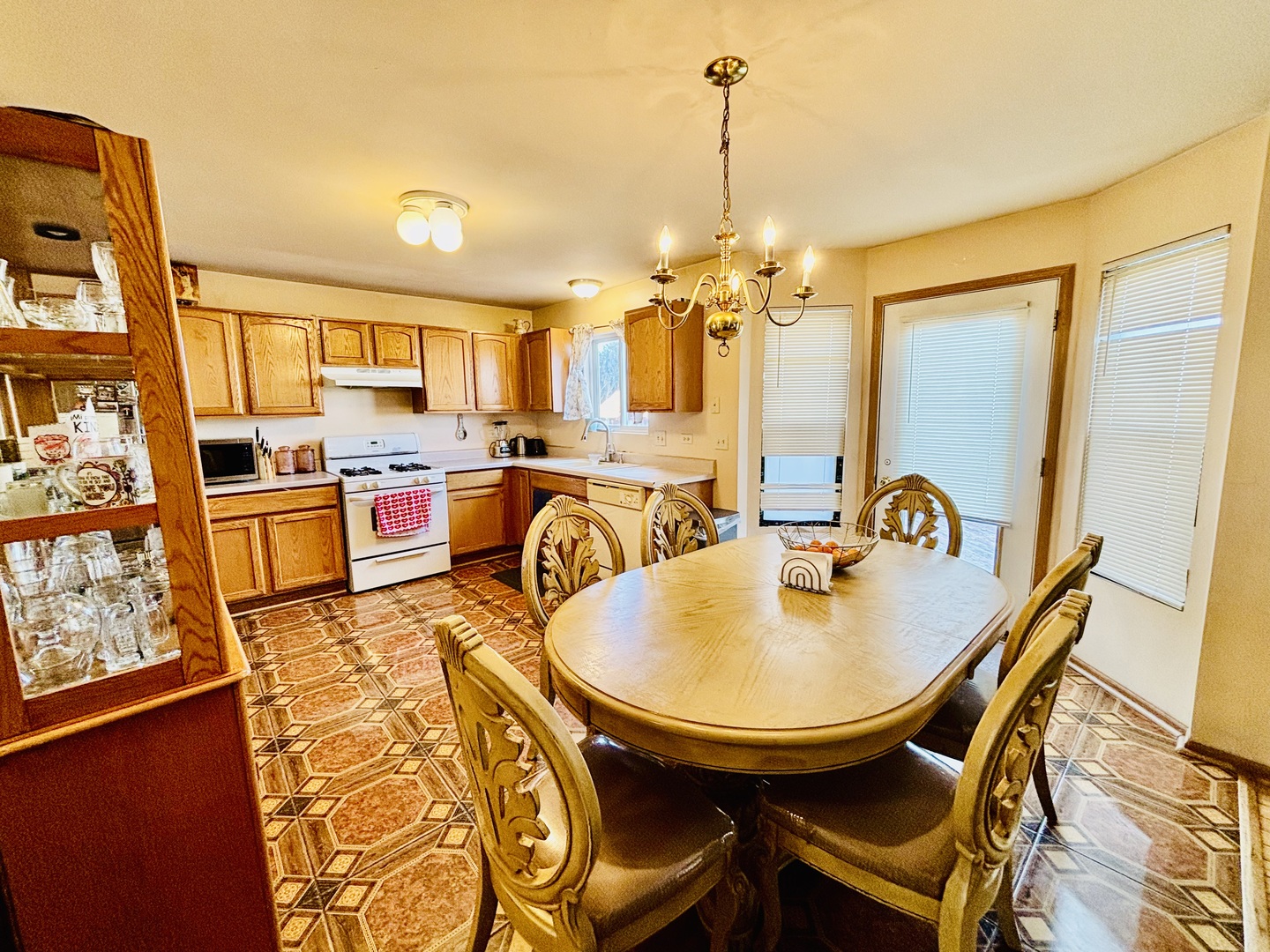 1631 Madison Ridge Court Plainfield, IL 60586 - Photo 9 of 36 Gallery Image 9