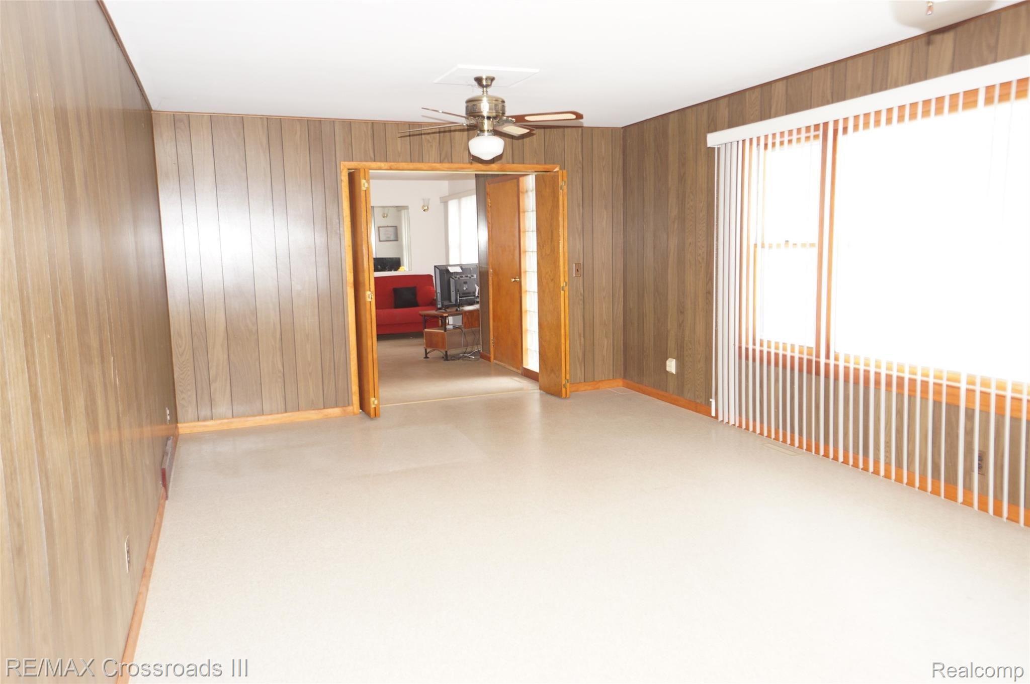 40680 Harris Road Belleville, MI 48111 - Photo 13 of 20 DSC08139.JPG
