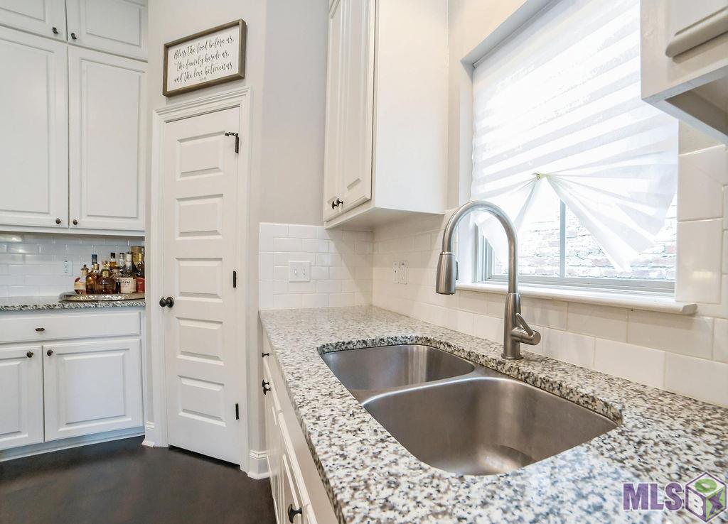 2934 Cresthaven Avenue Baton Rouge, LA 70810 - Photo 7 of 16