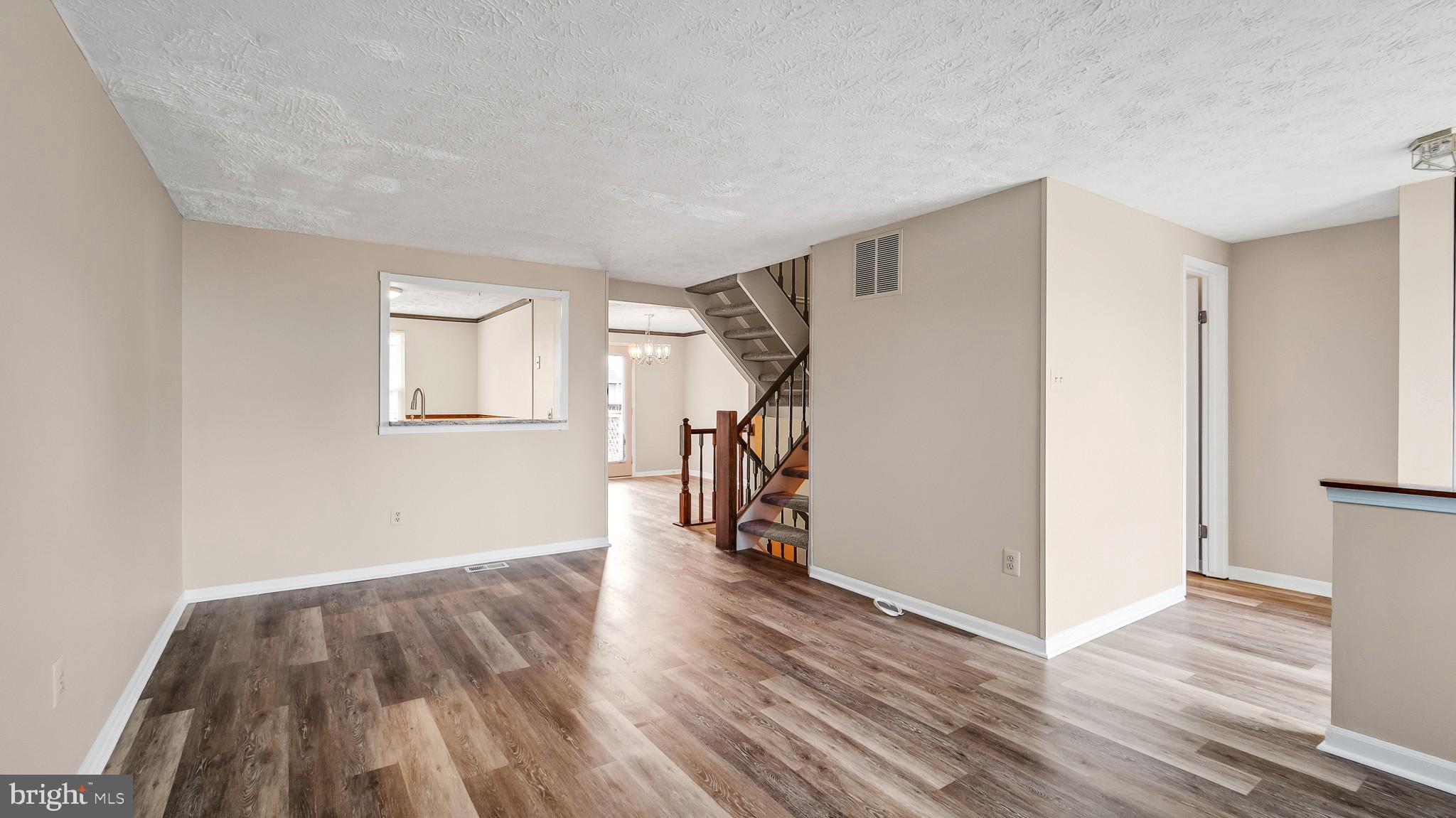 25 Hyacinth Road Baltimore, MD 21234 - Photo 4 of 12
