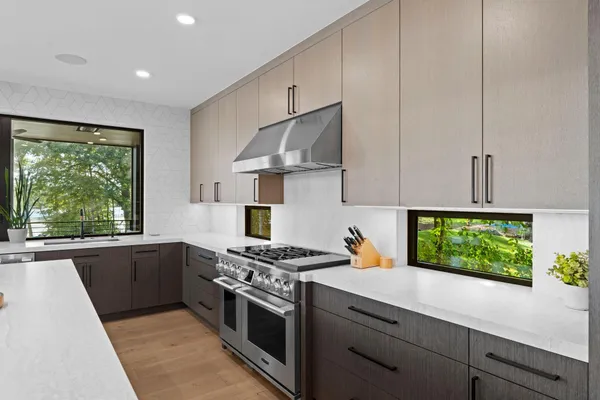 $2,500,000 | 746 Peninsula Point Road, Shakopee, MN 55379