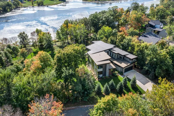 $2,500,000 | 746 Peninsula Point Road, Shakopee, MN 55379