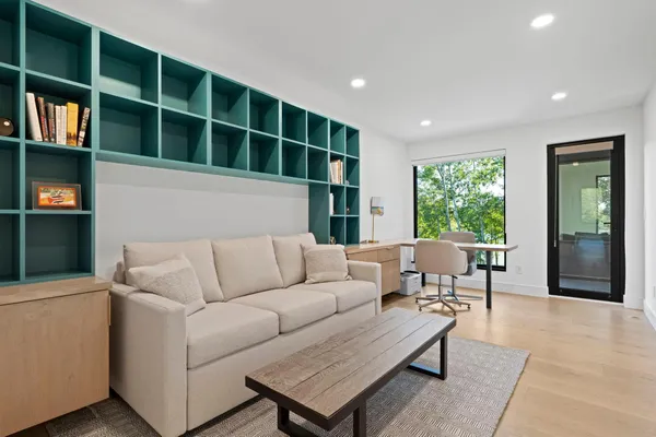 $2,500,000 | 746 Peninsula Point Road, Shakopee, MN 55379