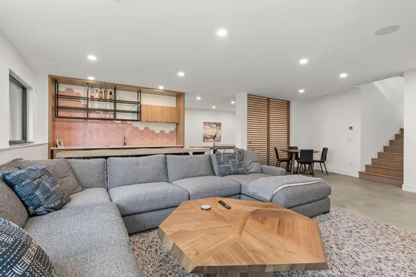 $2,500,000 | 746 Peninsula Point Road, Shakopee, MN 55379