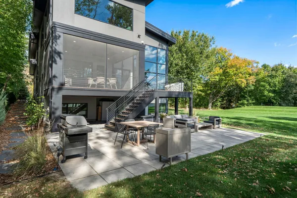 $2,500,000 | 746 Peninsula Point Road, Shakopee, MN 55379