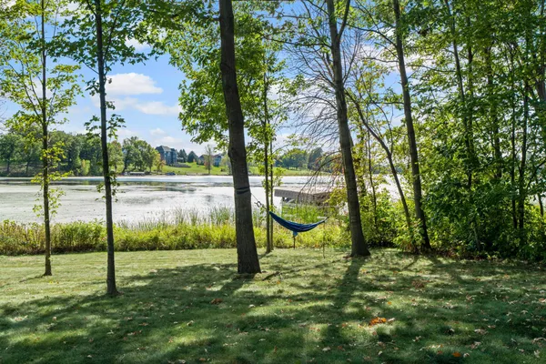 $2,500,000 | 746 Peninsula Point Road, Shakopee, MN 55379