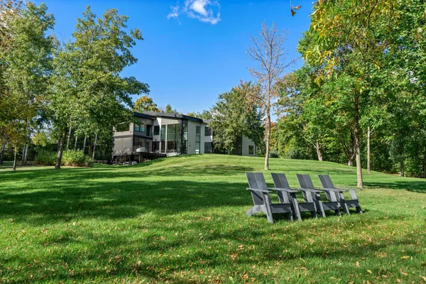 $2,500,000 | 746 Peninsula Point Road, Shakopee, MN 55379