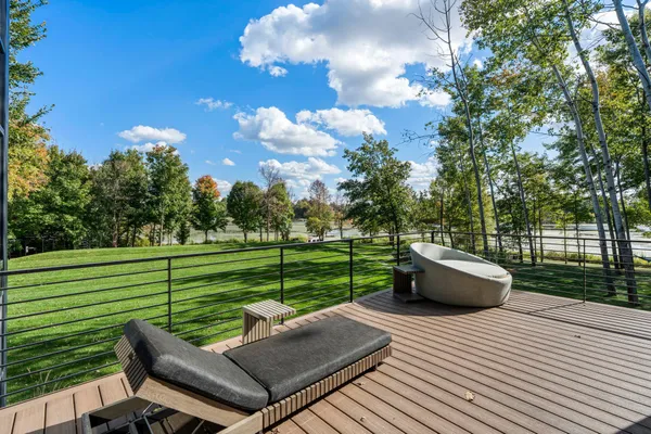 $2,500,000 | 746 Peninsula Point Road, Shakopee, MN 55379