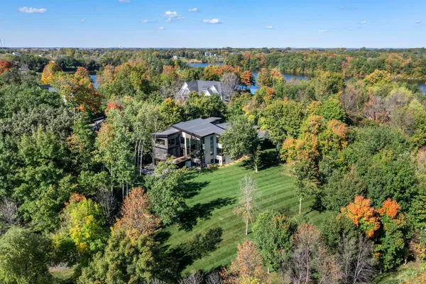 $2,500,000 | 746 Peninsula Point Road, Shakopee, MN 55379