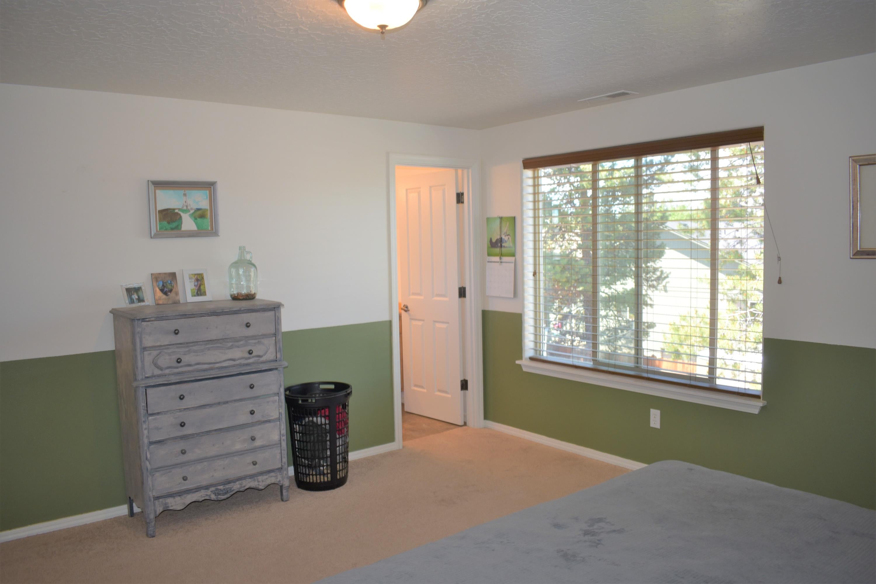16464 Riley Drive La Pine, OR 97739 - Photo 26 of 43 Master Bedroom with on suite Bath
