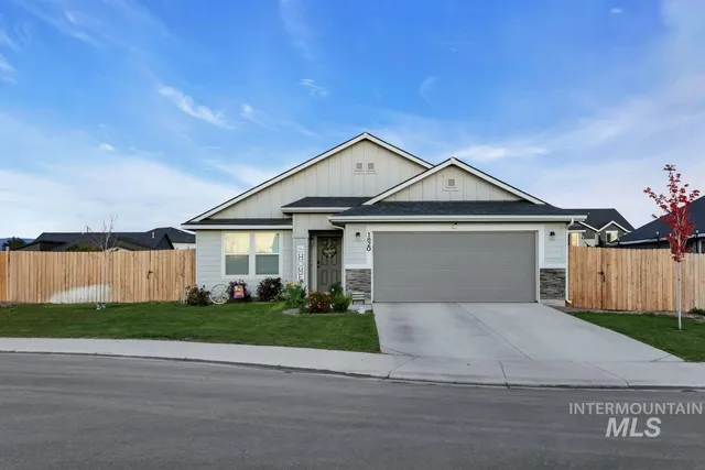 $353,000 | 1820 Southwest Sparrow Pl Mountain, Mountain Home, ID 83647