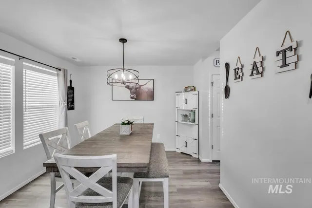 $353,000 | 1820 Southwest Sparrow Pl Mountain, Mountain Home, ID 83647