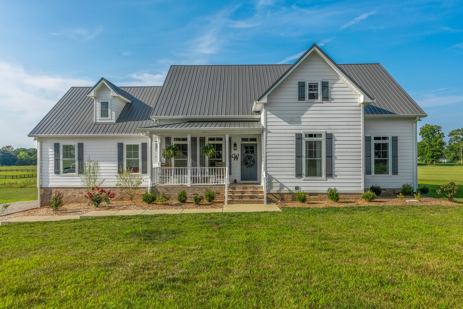 6014 Brown Road Springfield, TN 37172 - Photo 1 of 15 a front view of house with yard and outdoor seating