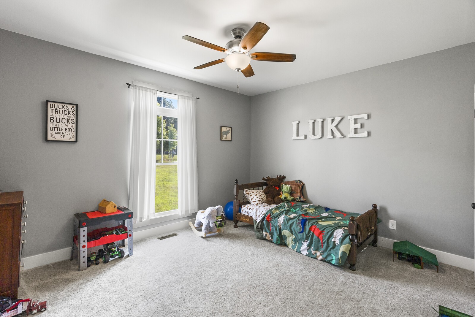 6014 Brown Road Springfield, TN 37172 - Photo 13 of 15 a bedroom with bed and a window