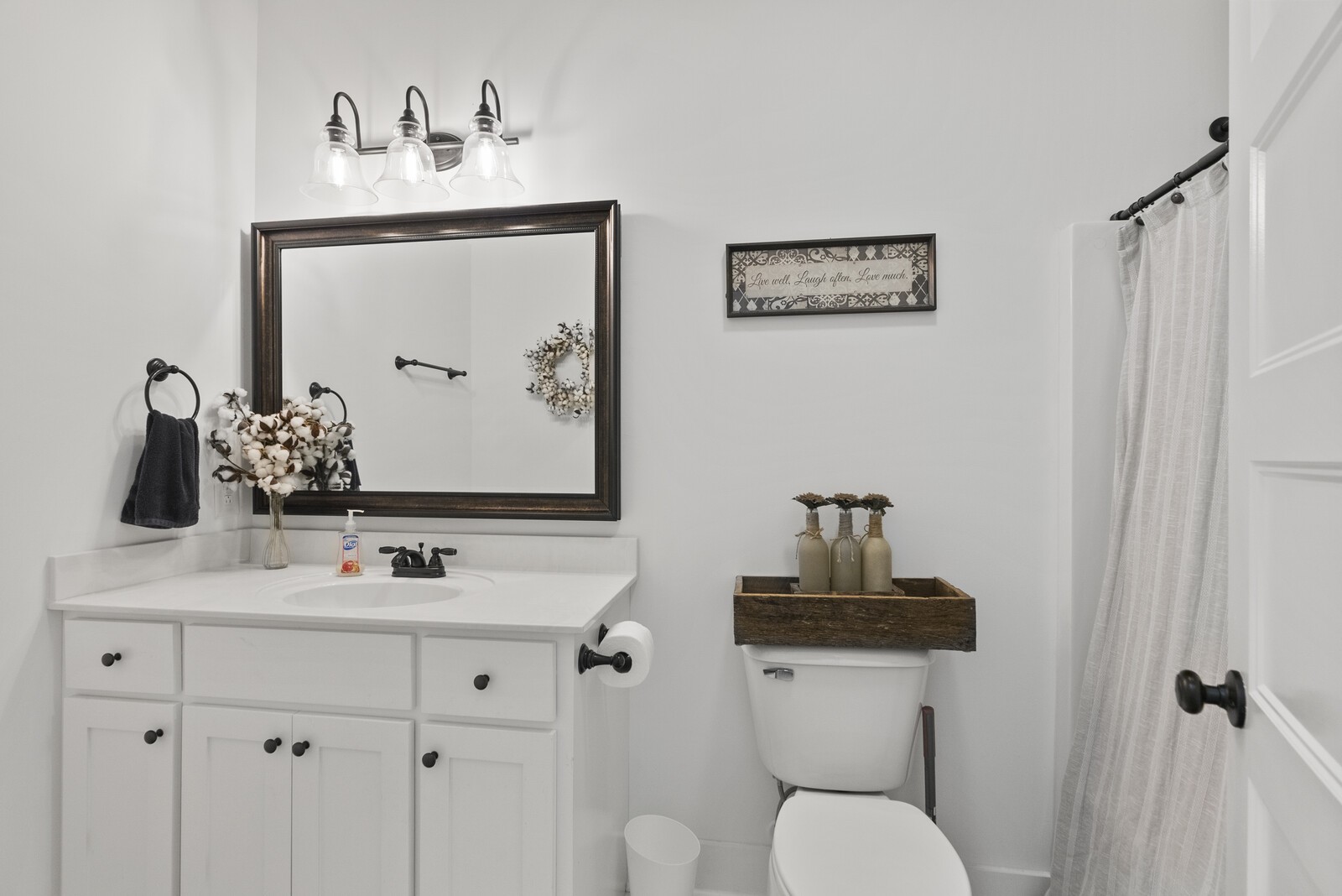 6014 Brown Road Springfield, TN 37172 - Photo 14 of 15 a bathroom with a sink mirror and vanity