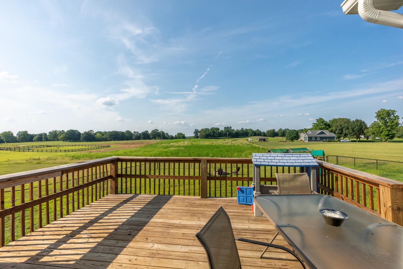 6014 Brown Road Springfield, TN 37172 - Photo 3 of 15 a view of a balcony with city view