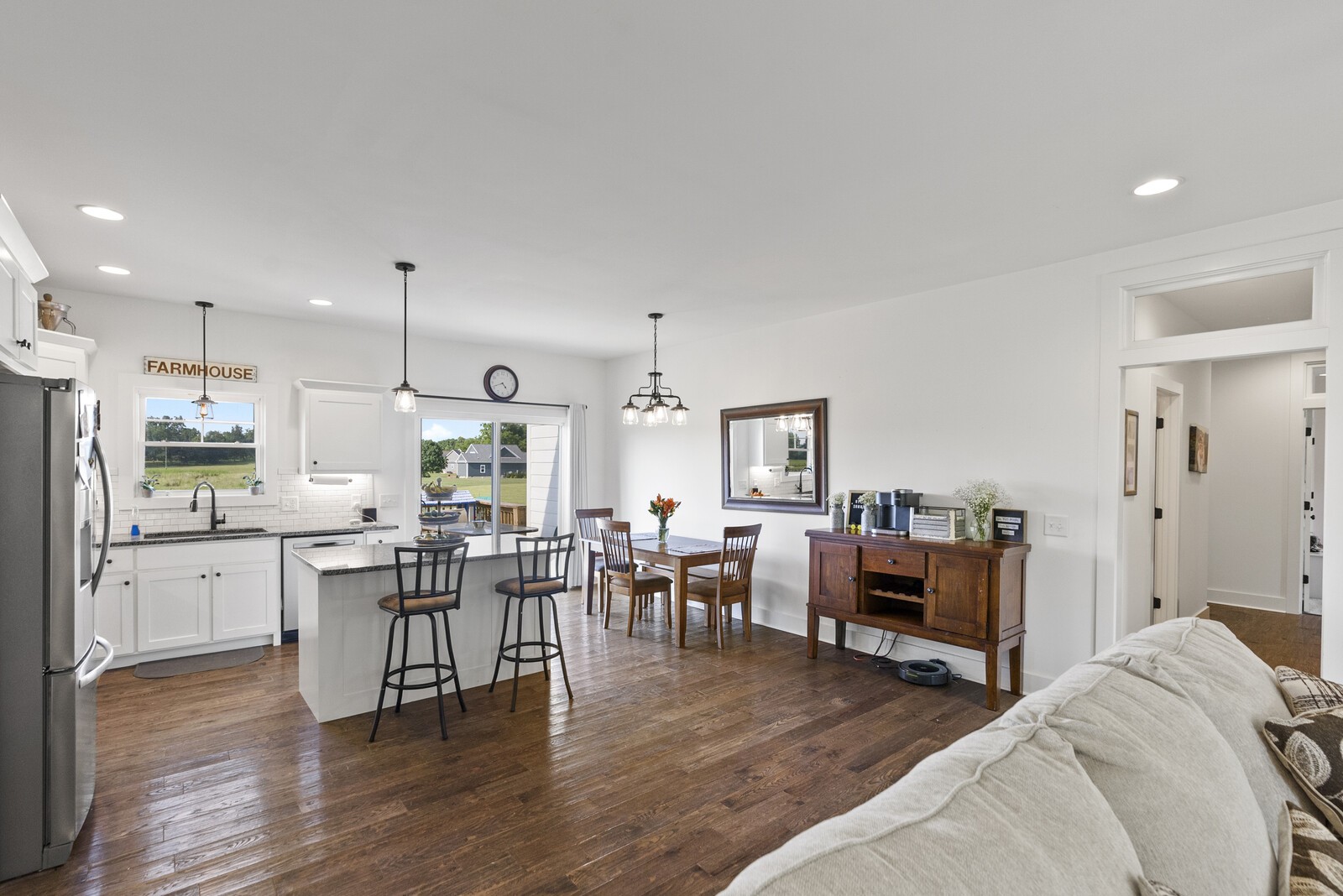 6014 Brown Road Springfield, TN 37172 - Photo 5 of 15 a living room with stainless steel appliances kitchen island granite countertop furniture and a kitchen view