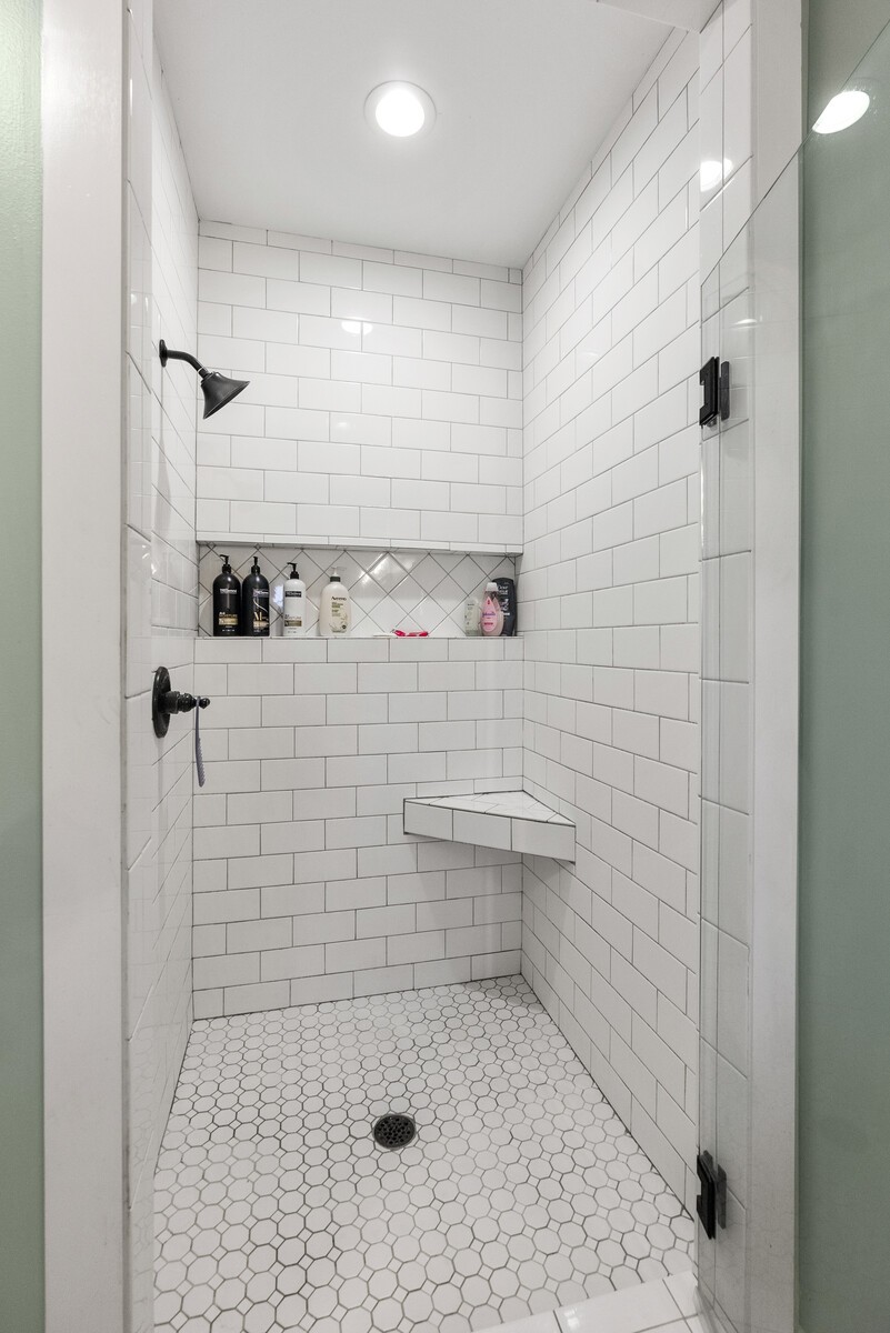 6014 Brown Road Springfield, TN 37172 - Photo 10 of 15 a bathroom with a shower