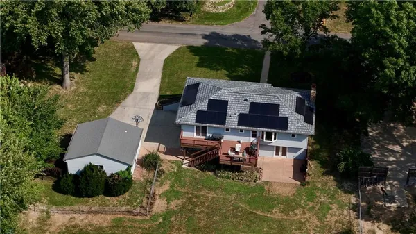 $369,900 | 3814 Meadow Oak Lane, St. Joseph, MO 64503