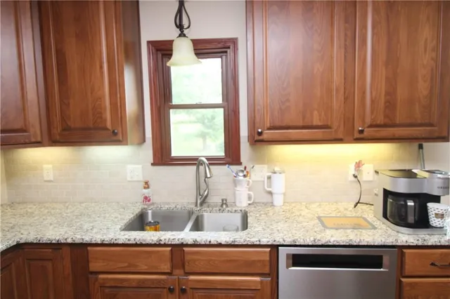 $369,900 | 3814 Meadow Oak Lane, St. Joseph, MO 64503