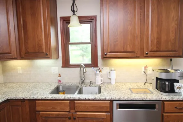 $369,900 | 3814 Meadow Oak Lane, St. Joseph, MO 64503