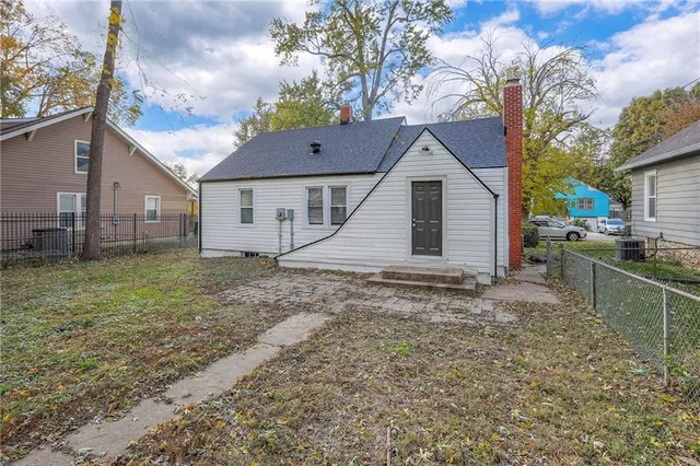 $199,900 | 1923 South Norton Avenue, Independence, MO 64052