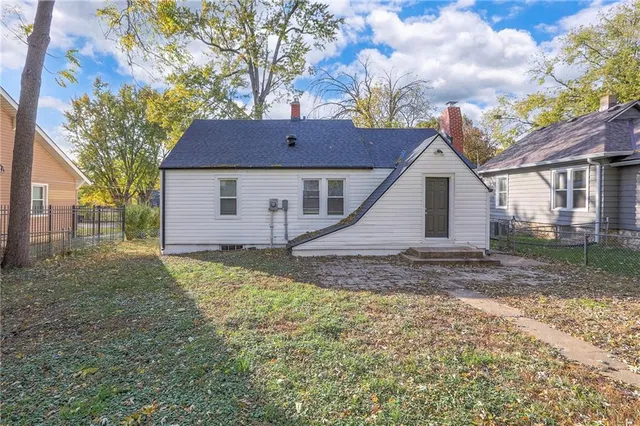 $199,900 | 1923 South Norton Avenue, Independence, MO 64052