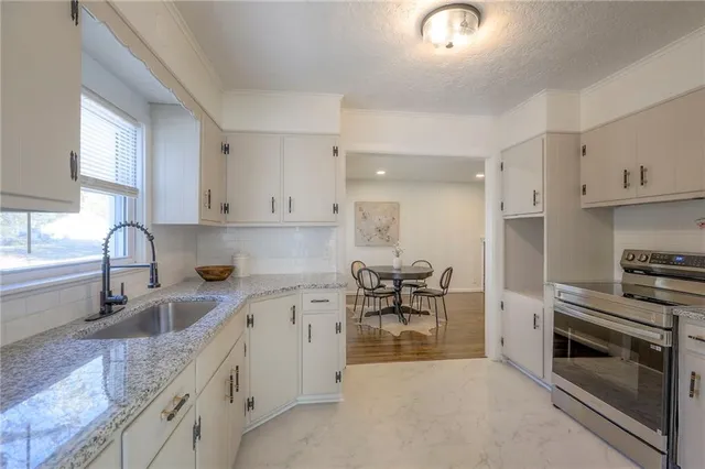 $199,900 | 1923 South Norton Avenue, Independence, MO 64052