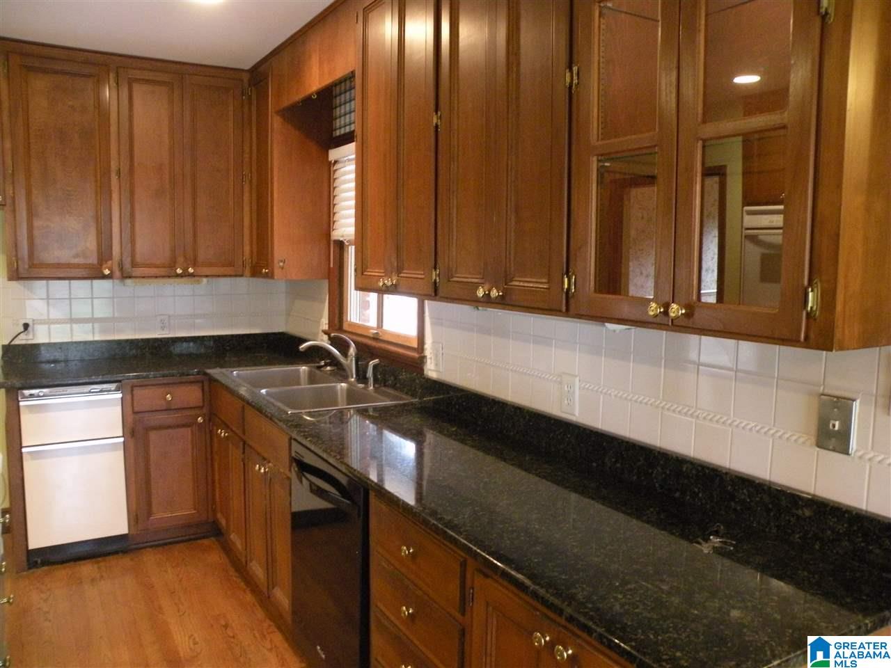 2423 Overhill Road Sylacauga, AL 35150 - Photo 15 of 38