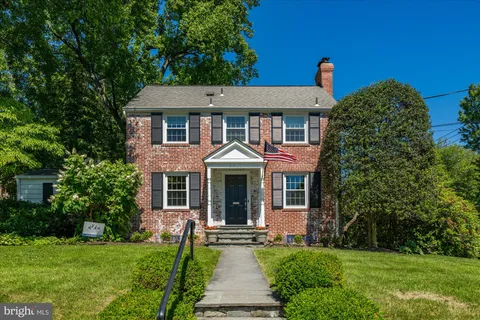 $1,495,000 | 5901 Devonshire Drive, Bethesda, MD 20816