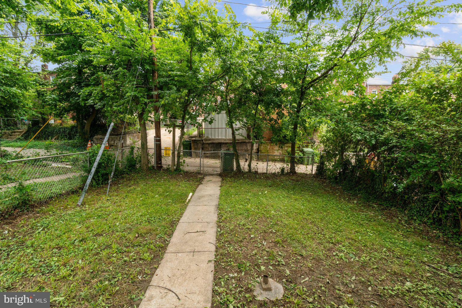 4427 Pen Lucy Road Baltimore, MD 21229 - Photo 28 of 29 Rear of House / Backyard