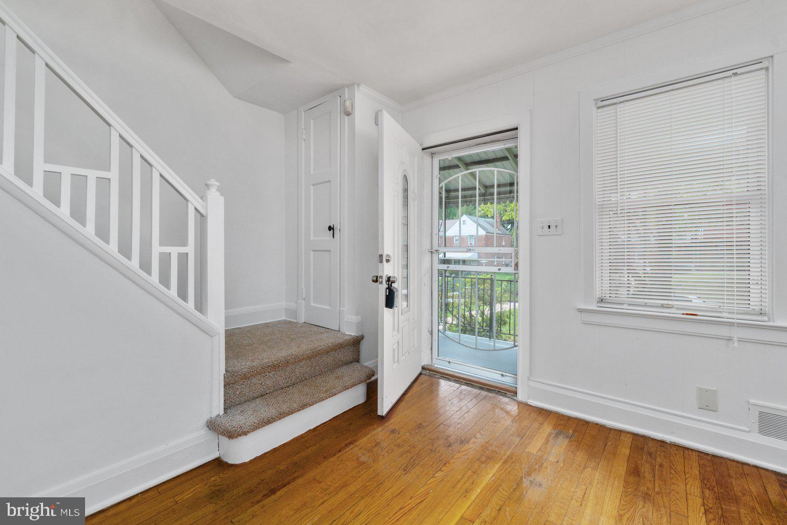 4427 Pen Lucy Road Baltimore, MD 21229 - Photo 4 of 29 Front Entrance to Living Room