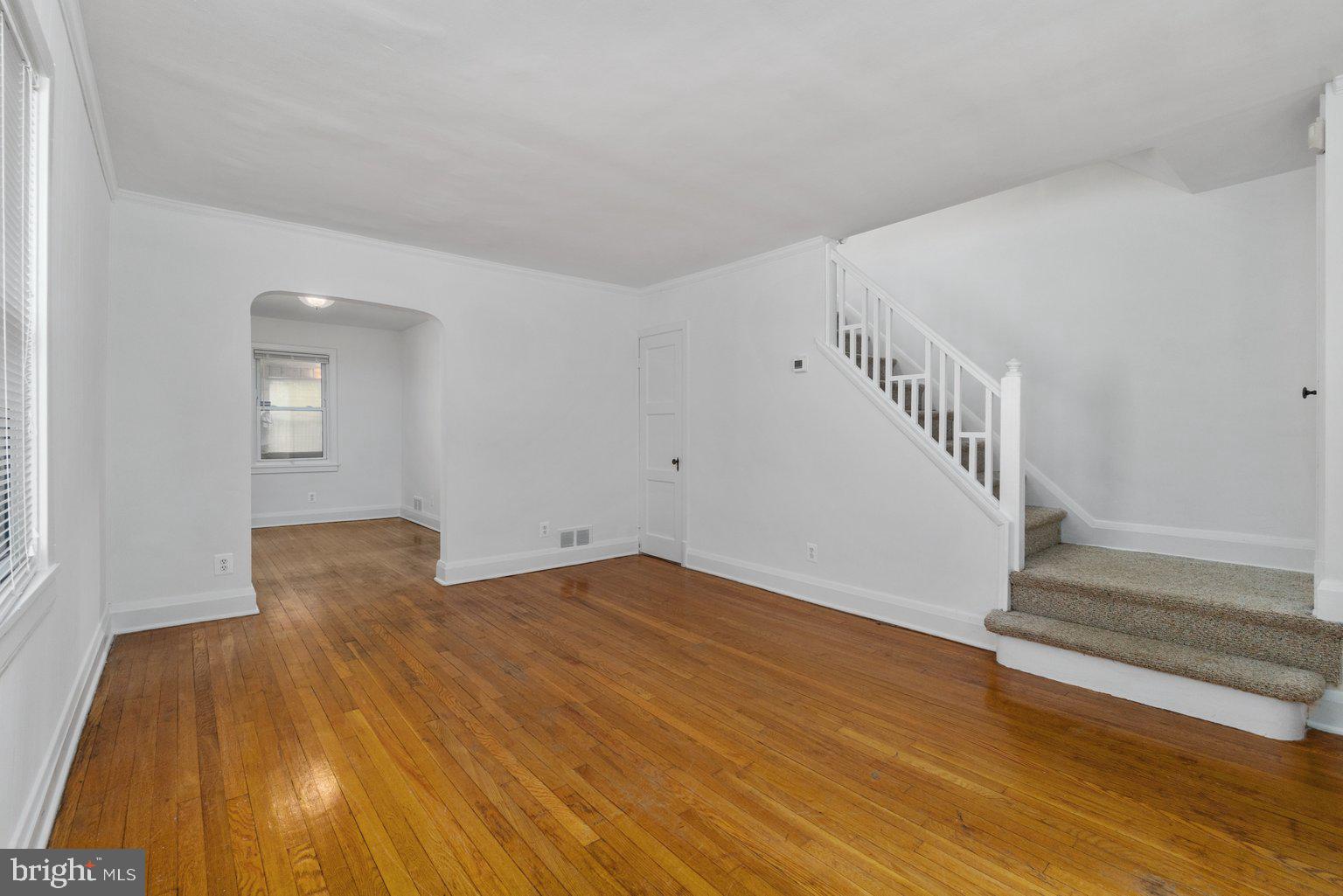 4427 Pen Lucy Road Baltimore, MD 21229 - Photo 5 of 29 Living Room