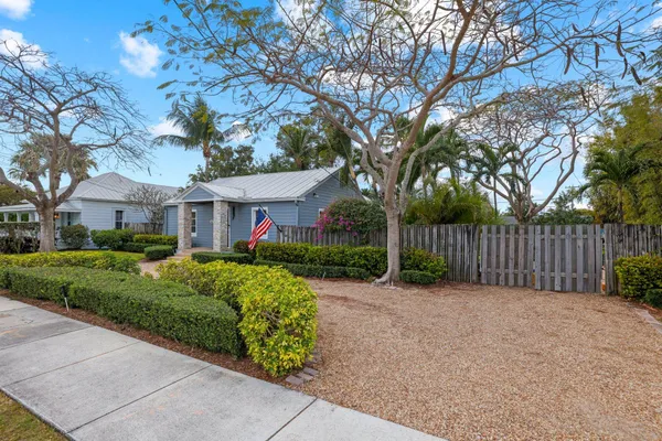 $2,250,000 | 304 Southeast 4th Avenue, Delray Beach, FL 33483