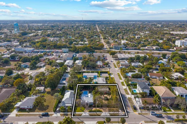 $2,250,000 | 304 Southeast 4th Avenue, Delray Beach, FL 33483