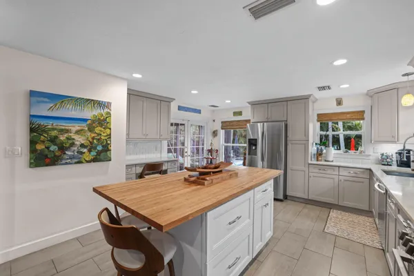 $2,250,000 | 304 Southeast 4th Avenue, Delray Beach, FL 33483