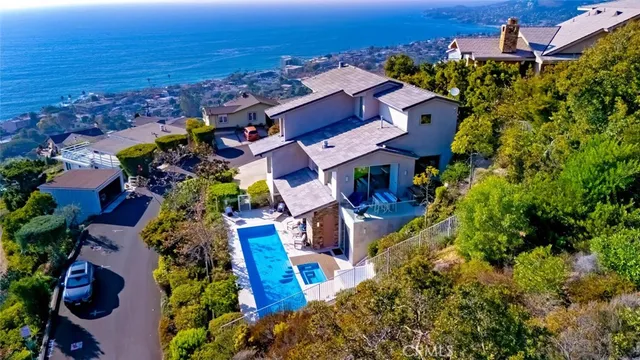 $7,450,000 | 2300 Crestview Drive, Laguna Beach, CA 92651