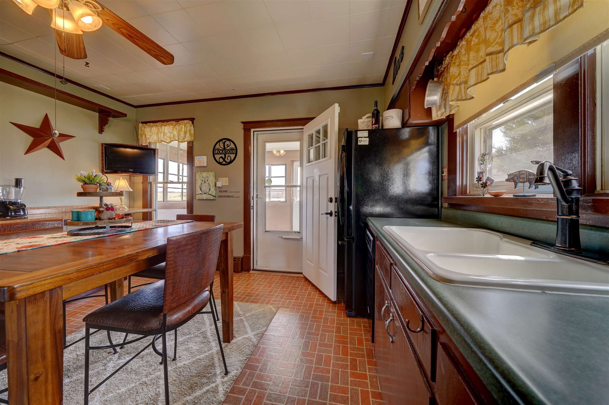 5512 County Road 40 Butler, IN 46721 - Photo 13 of 36