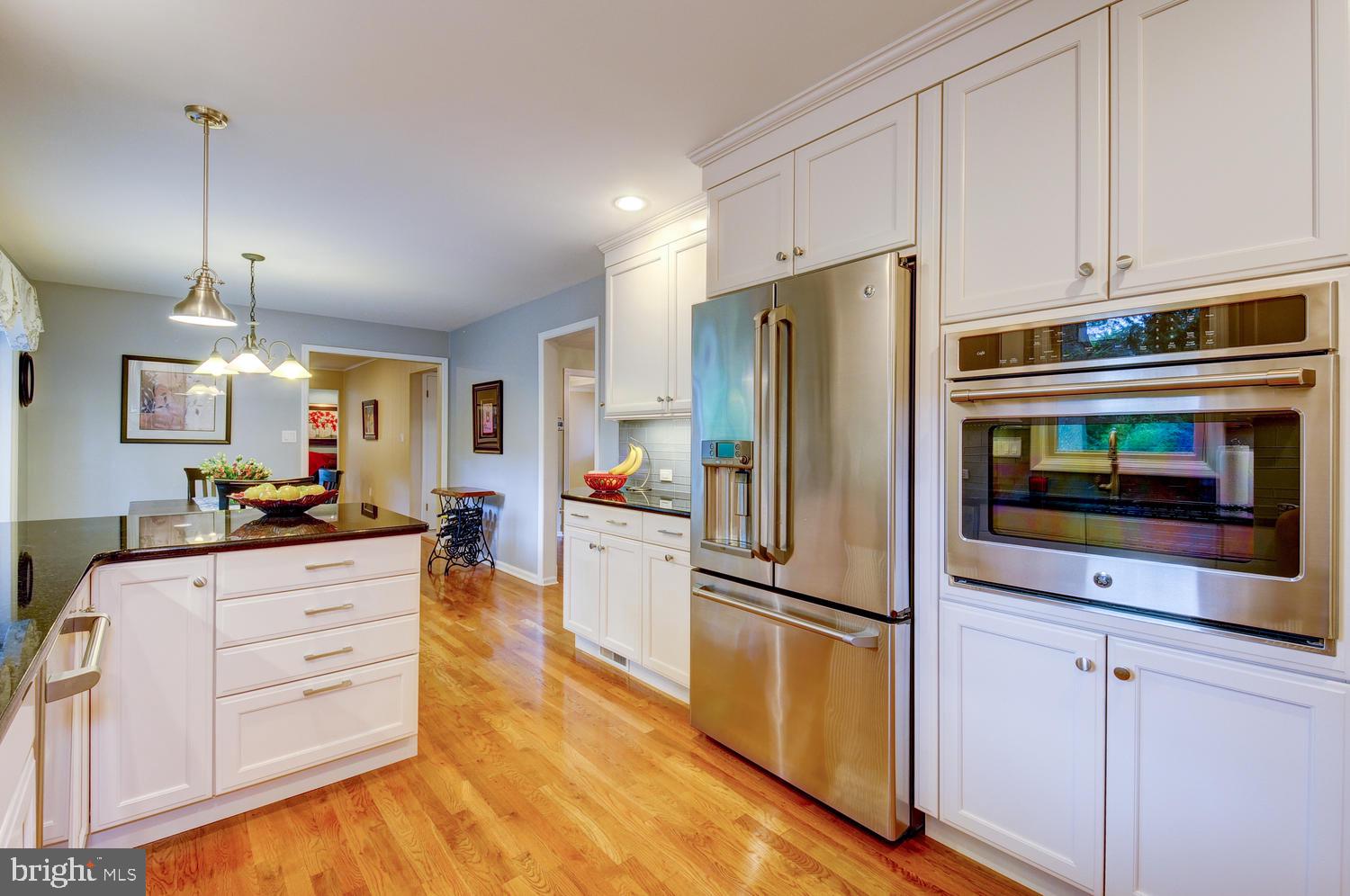 15 Yeger Road Princeton Junction, NJ 08550 - Photo 17 of 42 Beautifully Remodeled Kitchen