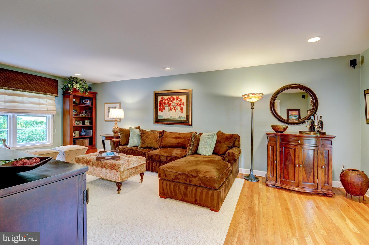 15 Yeger Road Princeton Junction, NJ 08550 - Photo 7 of 42 Spacious Living Room