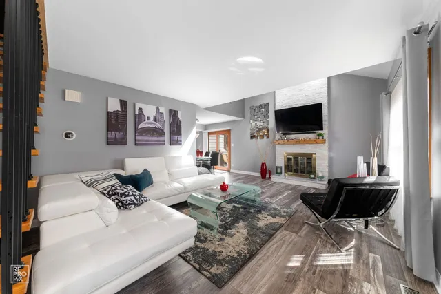 $2,800 | 15513 Whitehall Lane, Unit 15513, Orland Park, IL 60462